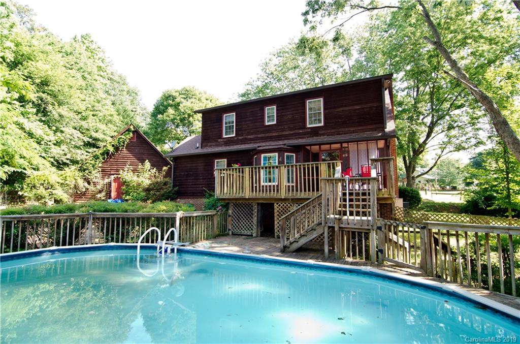 Property image 2 of 2405 Gardenside Drive in Castlewood, Gastonia, NC 28056