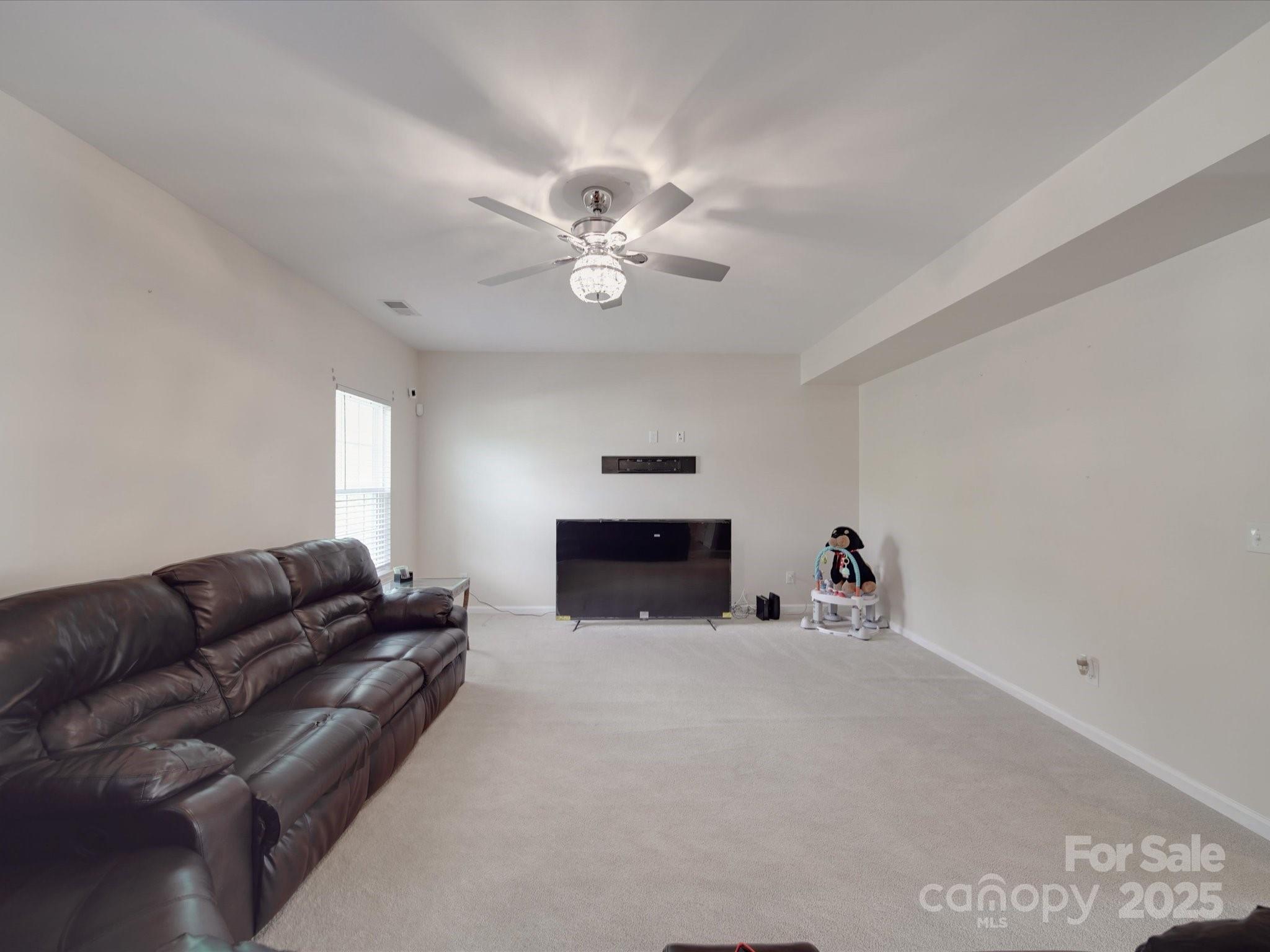 Property image 3 of 848 Wingthorn Rose Drive in Rosegate, Gastonia, NC 28056
