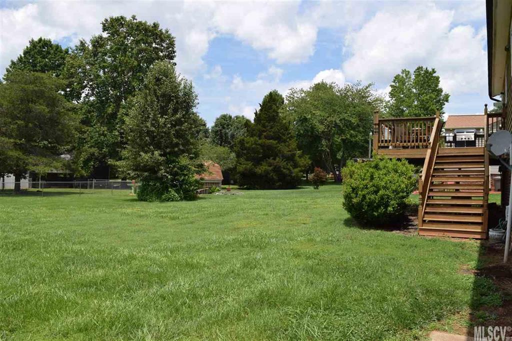 Property image 2 of 1757 Castlewood Court in Forest Ridge, Hickory, NC 28602