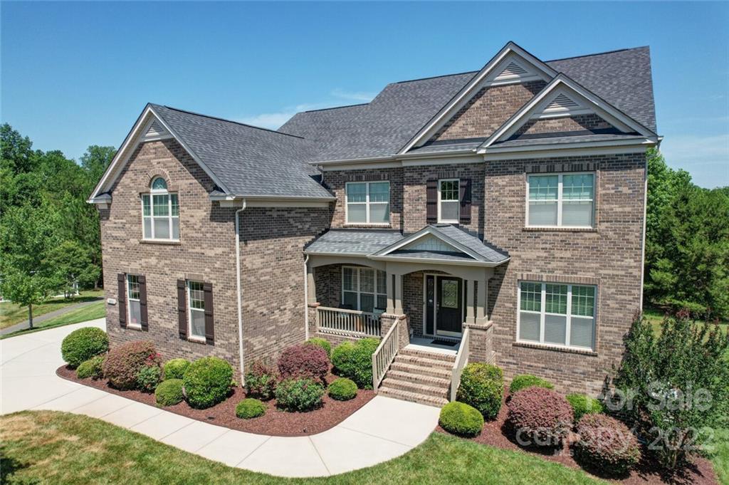 Property image 3 of 200 Tallow Tree Court in Hollister, Waxhaw, NC 28173