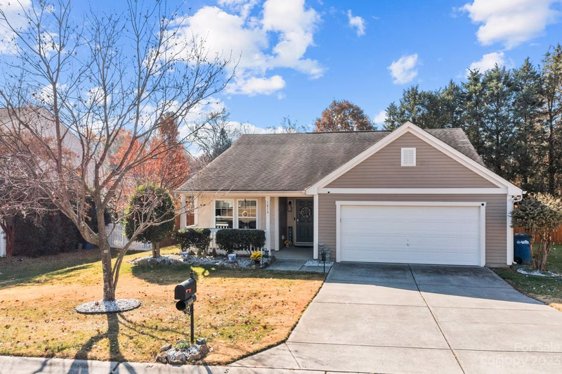 Property image 2 at 1416 Commonwealth Avenue, Statesville, NC 28677