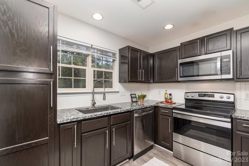 Property image 3 at 6536 Quarterbridge Lane, Charlotte, NC 28262