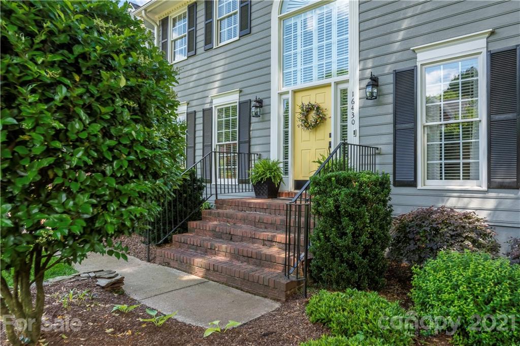 Property image 3 of 16430 Ranger Trail in Green Farm, Huntersville, NC 28078
