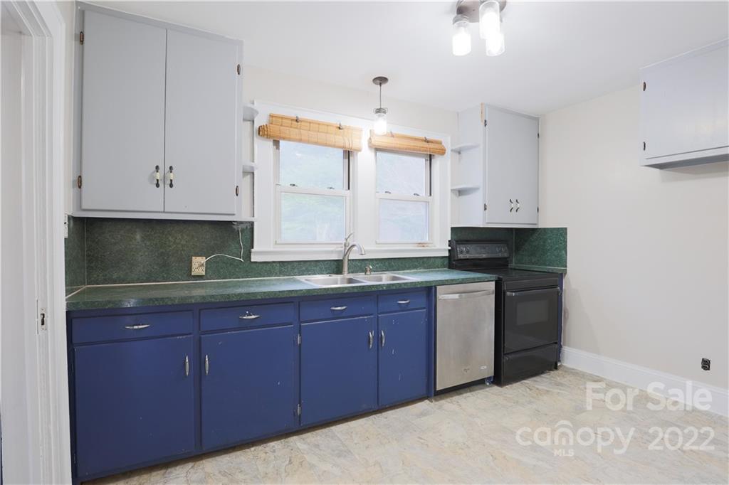 Property image 5 of 202 S 2nd Avenue in Boyd Heights, Maiden, NC 28650