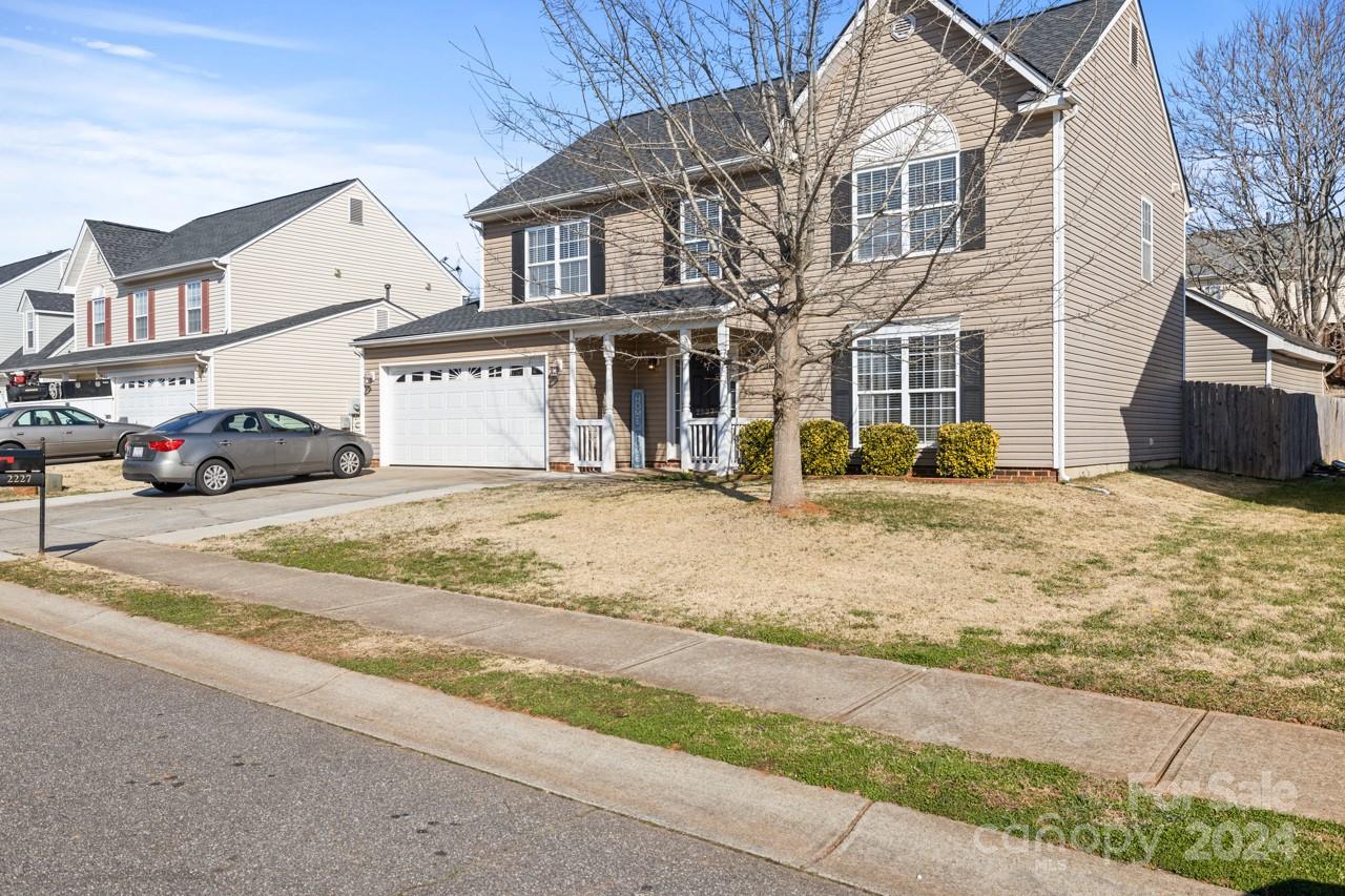 Property image 2 of 2227 Ballingarry Drive in Taras Trace, Statesville, NC 28625