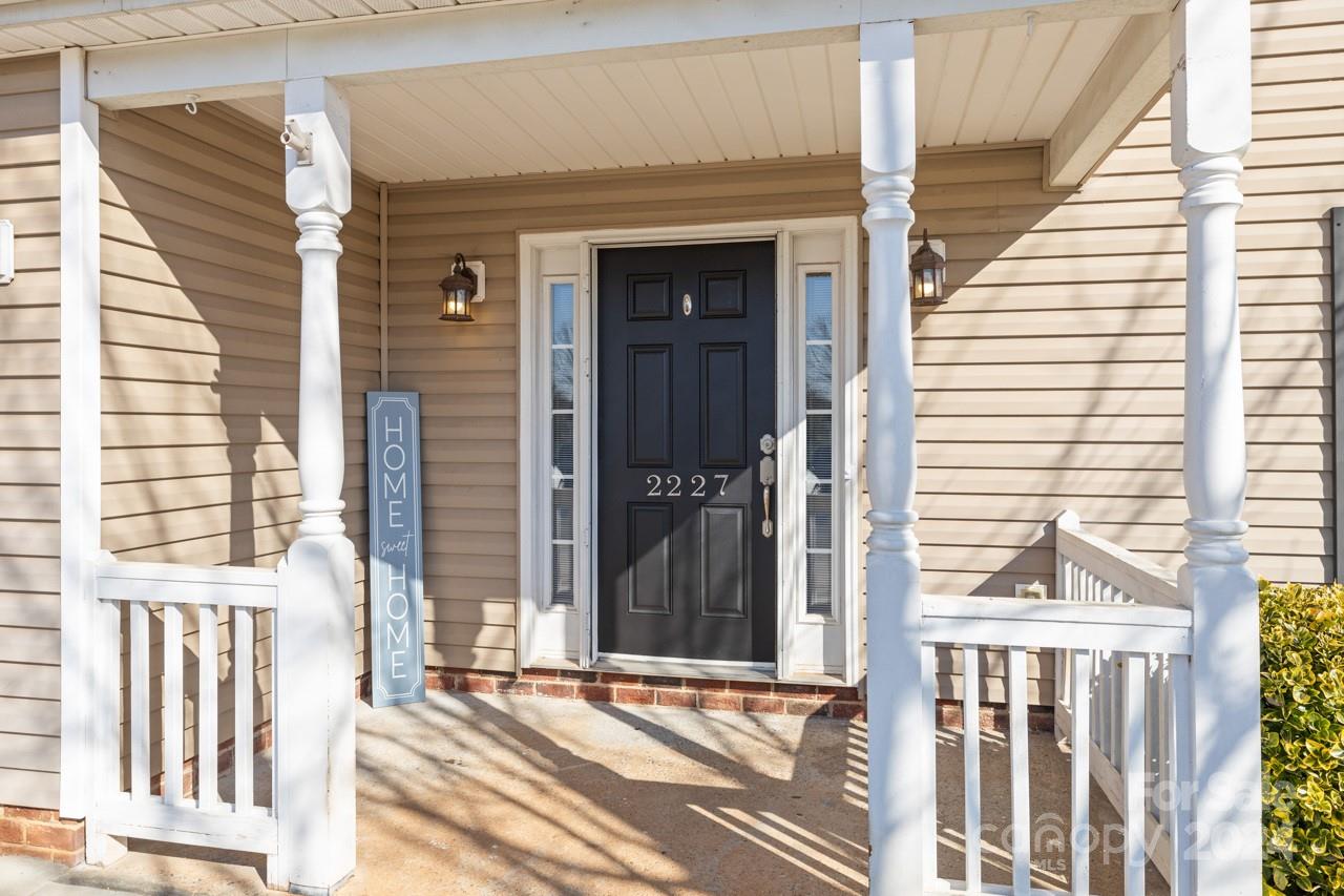 Property image 3 of 2227 Ballingarry Drive in Taras Trace, Statesville, NC 28625
