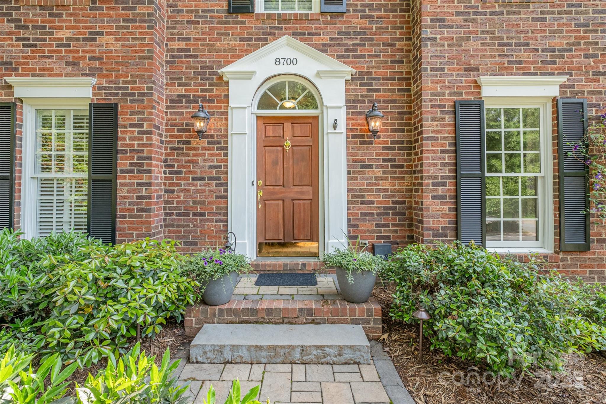 Property image 2 of 8700 Thornbury Lane in Wynfield, Huntersville, NC 28078