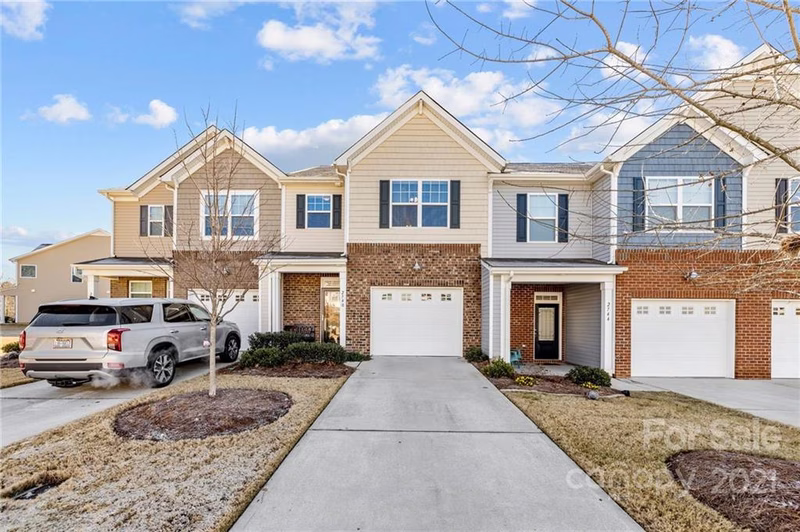 2740 Sawbridge Lane