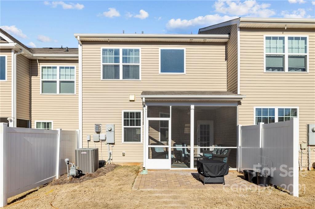 Property image 4 of 2740 Sawbridge Lane in Kinmere Commons, Gastonia, NC 28056