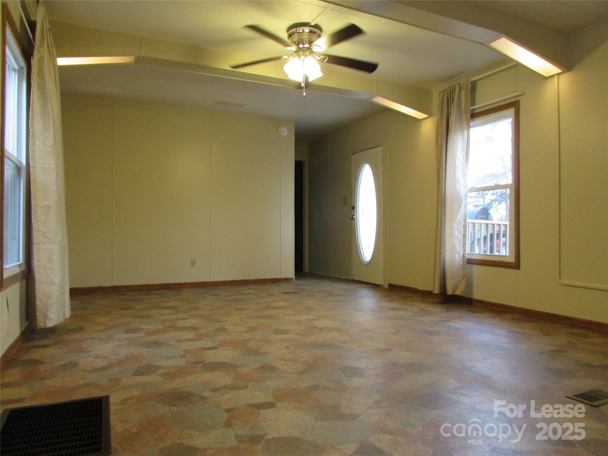 Property image 3 of 124 Cove View Drive in Cove View Park, Mooresville, NC 28117