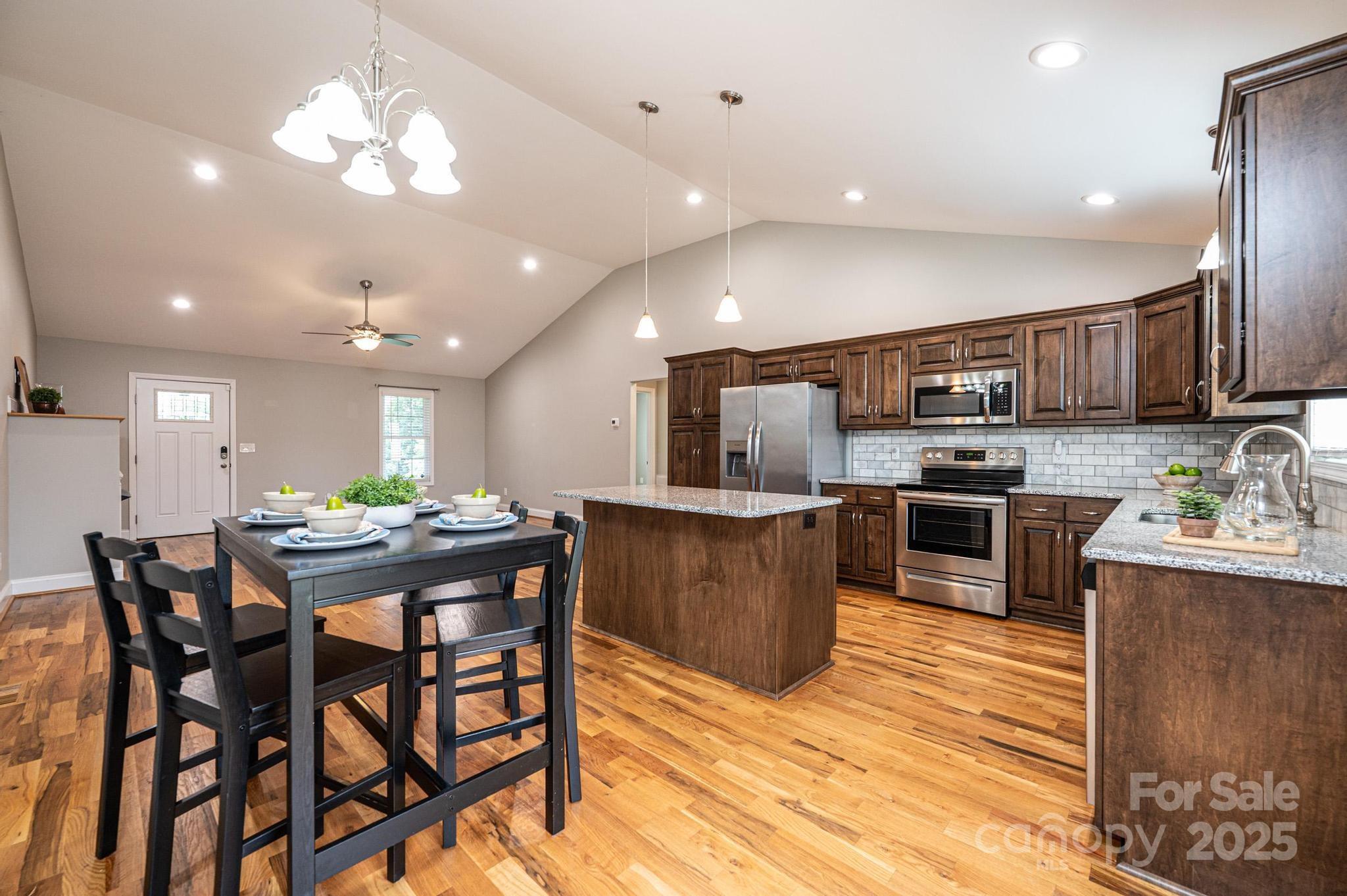 Property image 4 of 201 S 5th Avenue in Temple Heights, Maiden, NC 28650