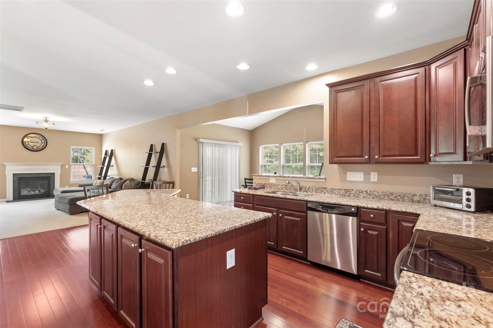 Property image 5 of 1482 Rosemont Drive in Rosemont, Fort Mill, SC 29707
