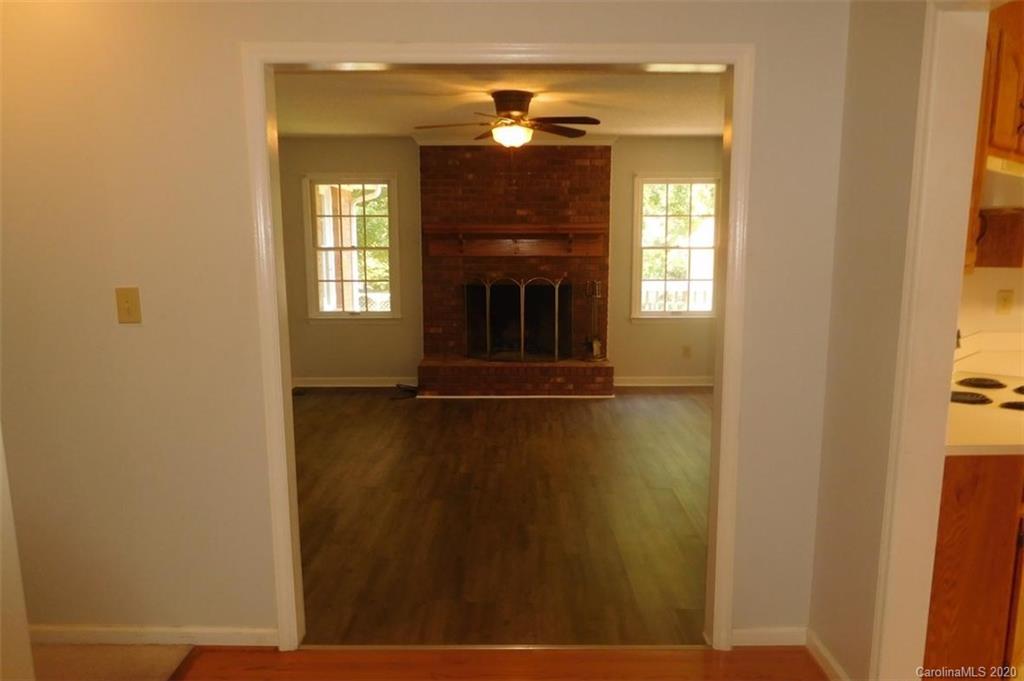 Property image 2 of 2822 Ridgehaven Court in Colony Woods, Gastonia, NC 28054