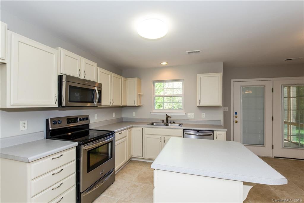 Property image 3 of 2414 Kings Farm Way in Oak Grove, Indian Trail, NC 28079