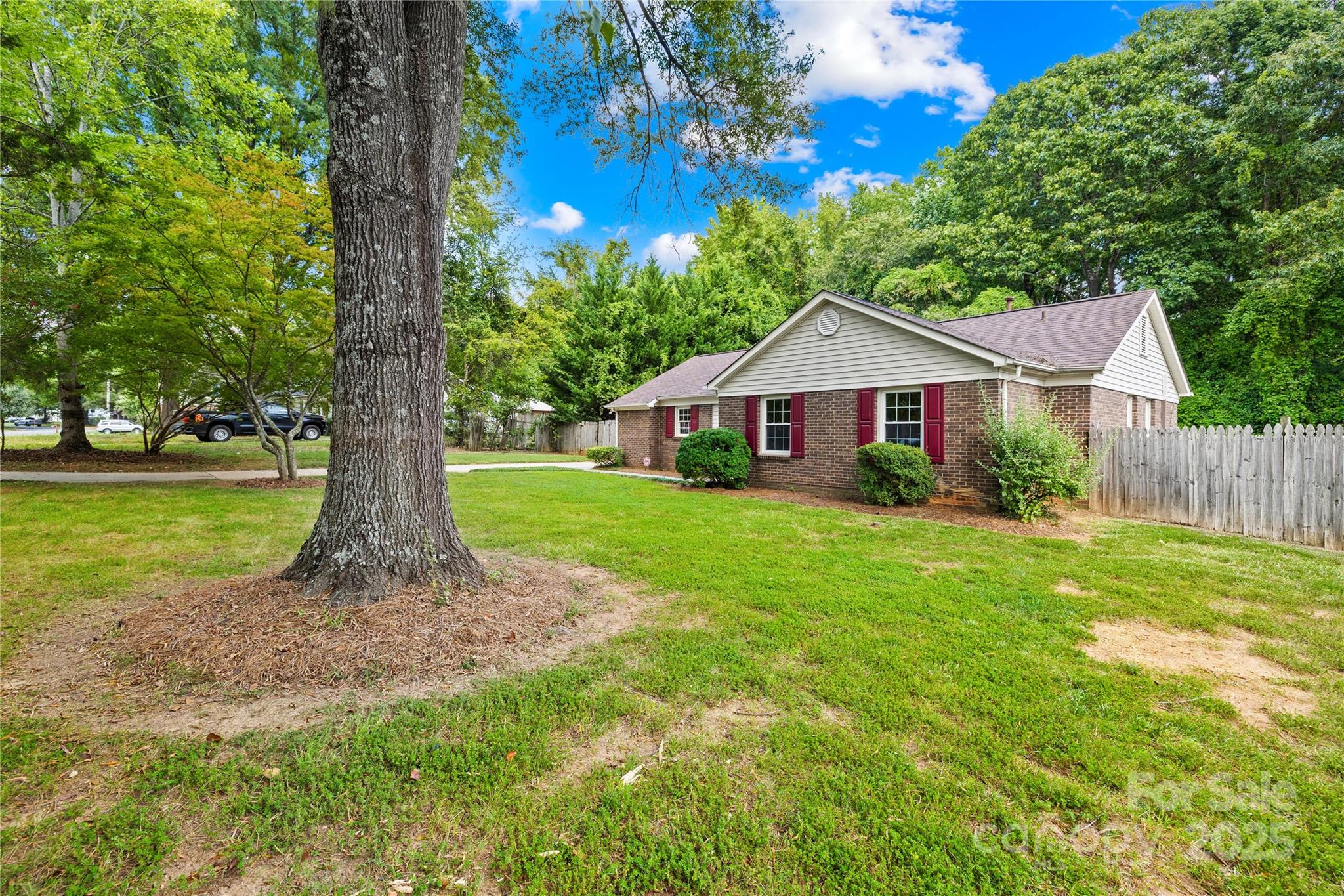 Property image 2 of 5832 Falstaff Drive in Birnam Woods, Charlotte, NC 28227