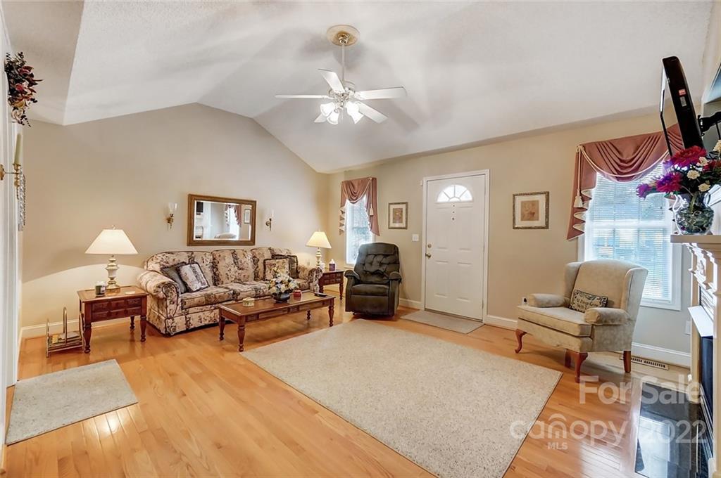 Property image 3 of 1515 Willow Drive in Woodfield, Salisbury, NC 28144