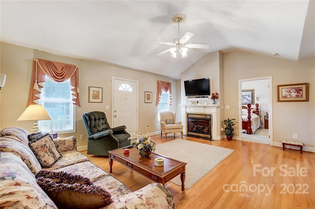 Property image 4 of 1515 Willow Drive in Woodfield, Salisbury, NC 28144