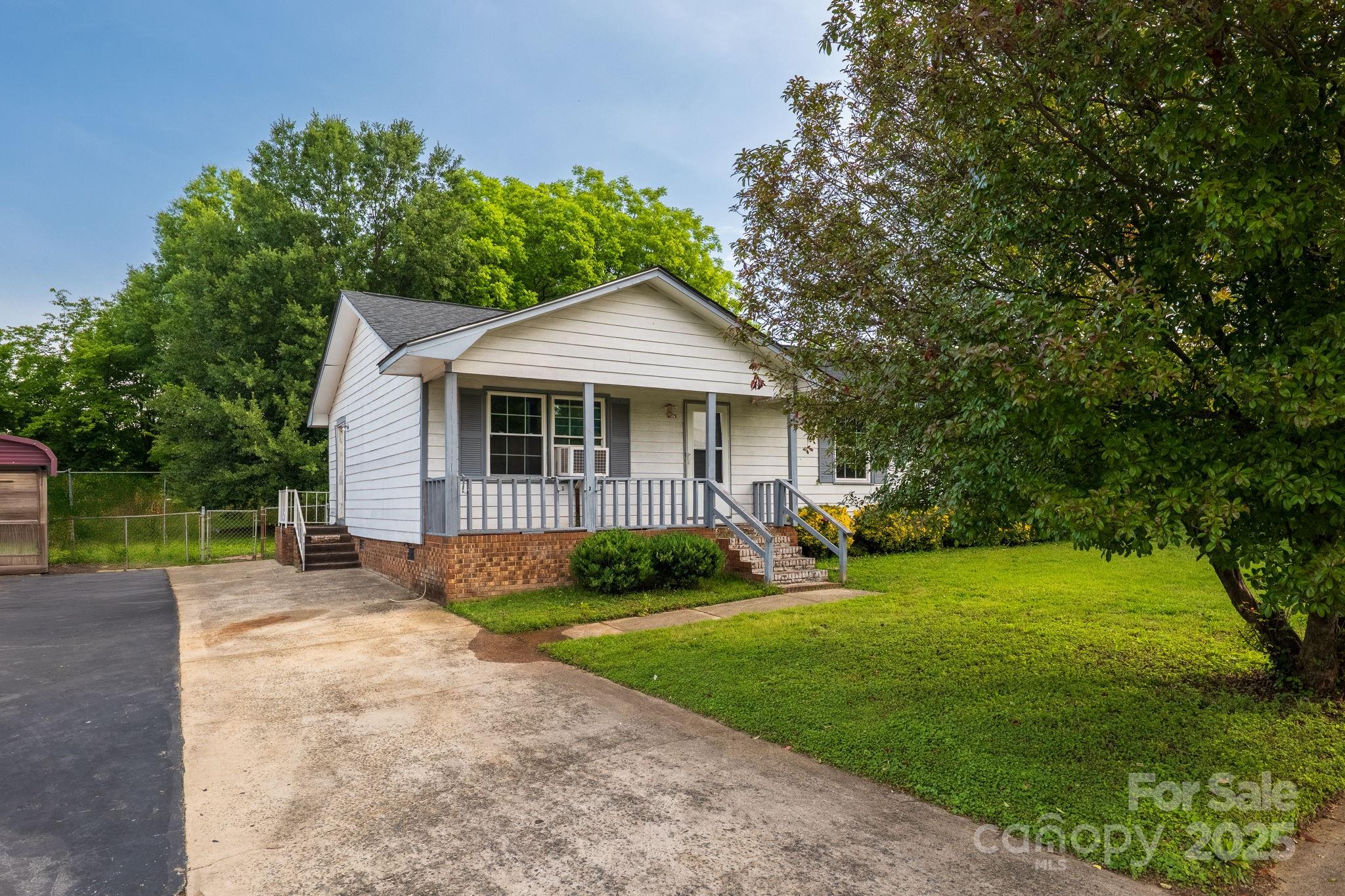 Property image 3 of 1613 Hamilton Street in Greenville, Charlotte, NC 28206