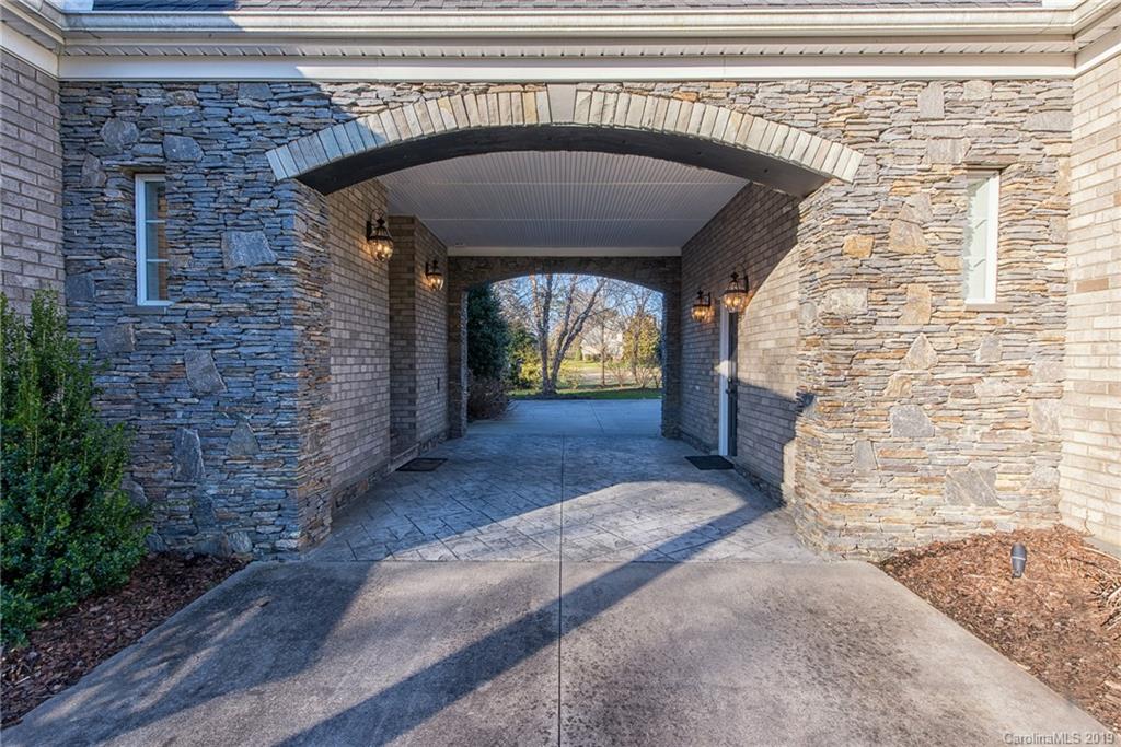 Property image 4 of 305 Muirfield Way in Crescent Golf and Country Club, Salisbury, NC 28144