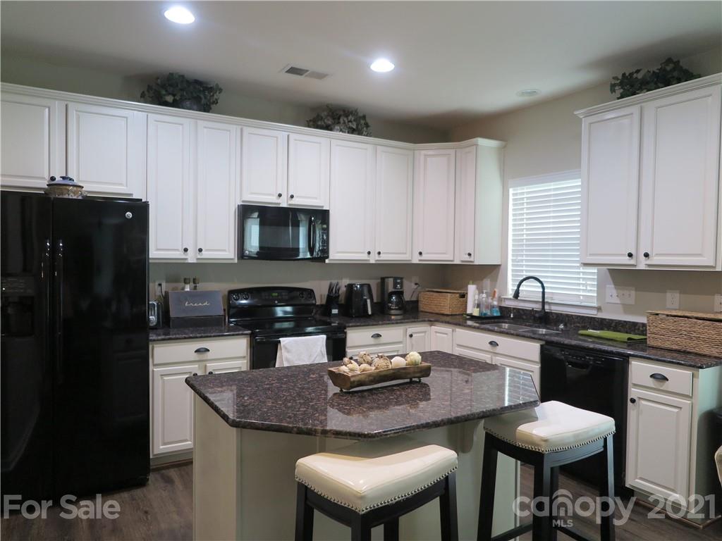 Property image 4 of 3625 English Garden Drive in Rosegate, Gastonia, NC 28056