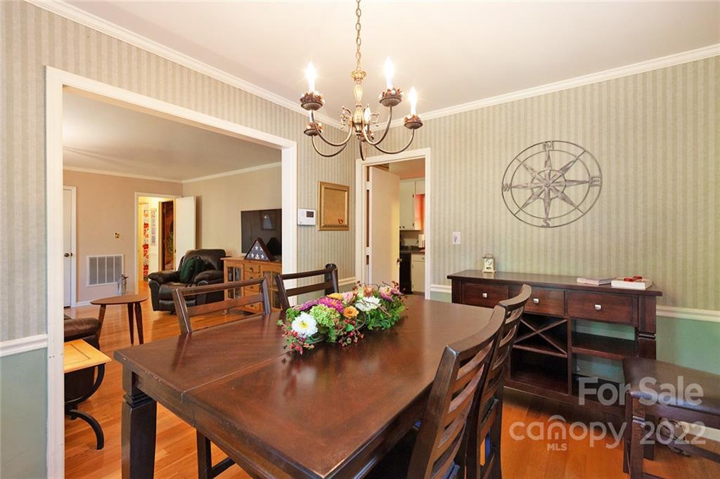 Property image 5 of 9413 Stately Oak Lane in Timber Creek, Mint Hill, NC 28227