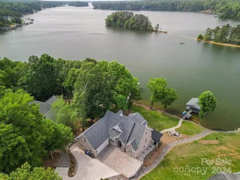 Property image 2 at 203 High Lake Drive, Statesville, NC 28677
