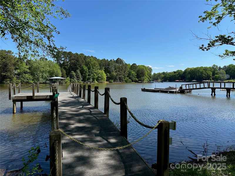 Emerald Isles, Sherrills Ford Community