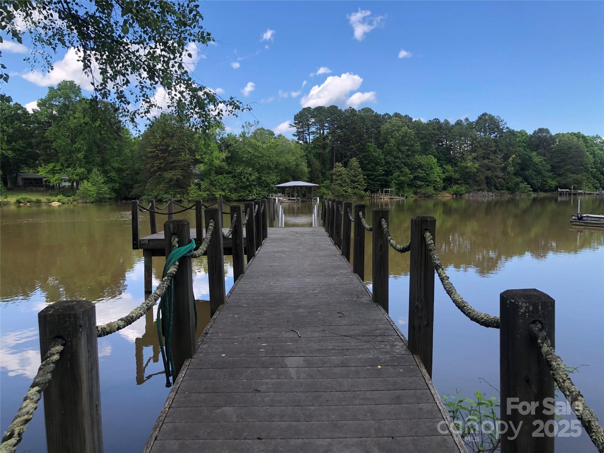 Property image 2 of 6718 Emerald Isle Drive in Emerald Isles, Sherrills Ford, NC 28673