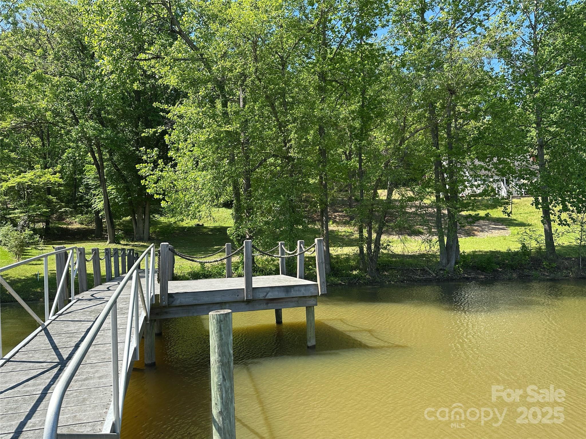 Property image 5 of 6718 Emerald Isle Drive in Emerald Isles, Sherrills Ford, NC 28673
