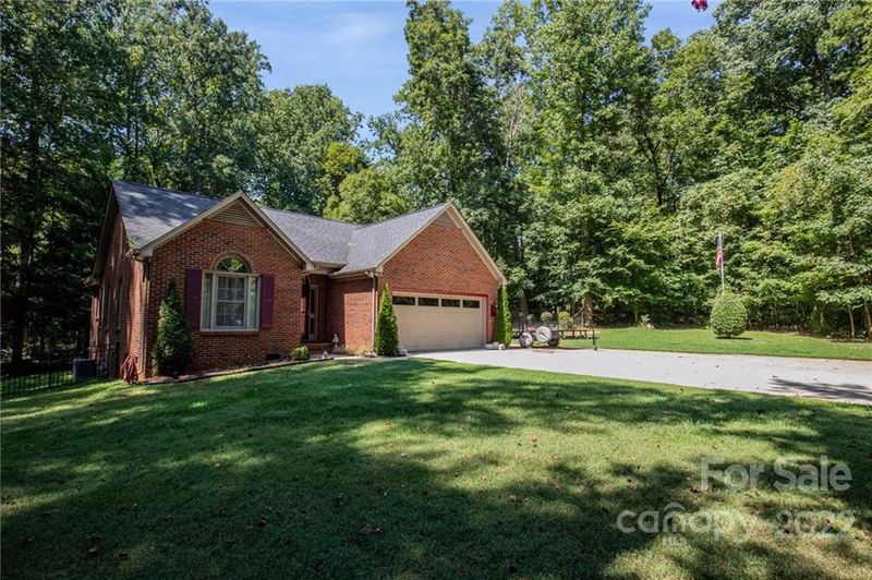 Property image 2 at 335 Cape Breton Trail, Gastonia, NC 28056