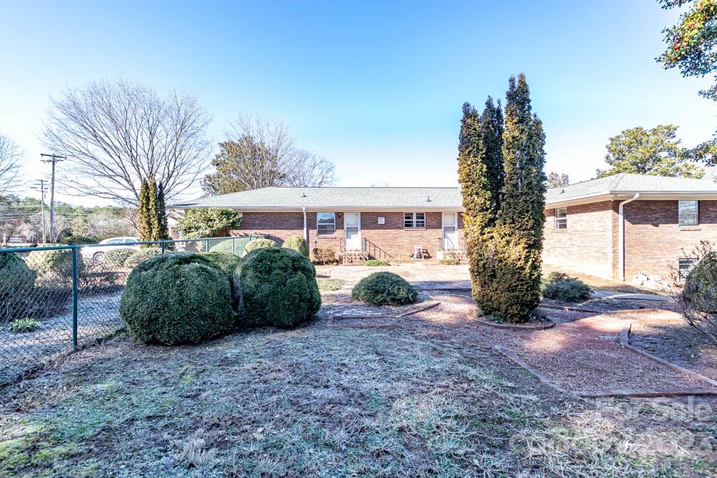 Property image 4 of 2506 Union Road in Robinson Heights, Gastonia, NC 28054