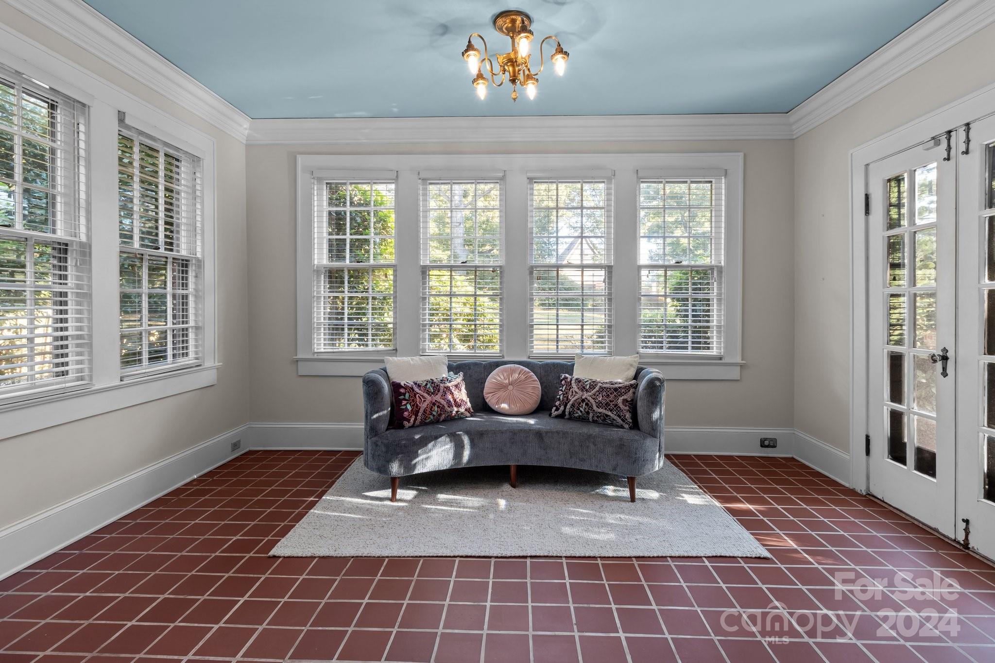 Property image 3 of 104 W Colonial Drive in Milford Hills, Salisbury, NC 28144