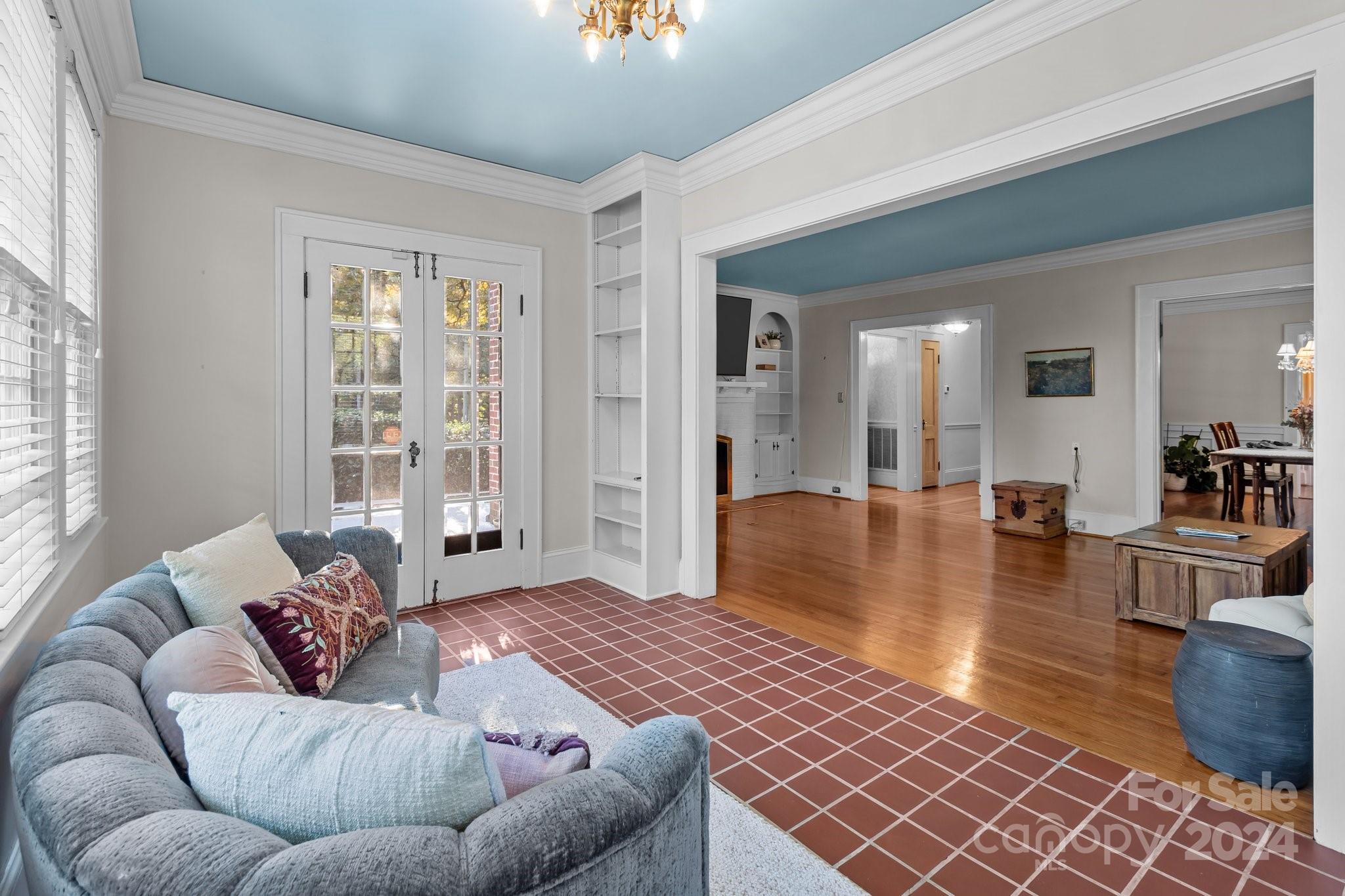 Property image 4 of 104 W Colonial Drive in Milford Hills, Salisbury, NC 28144