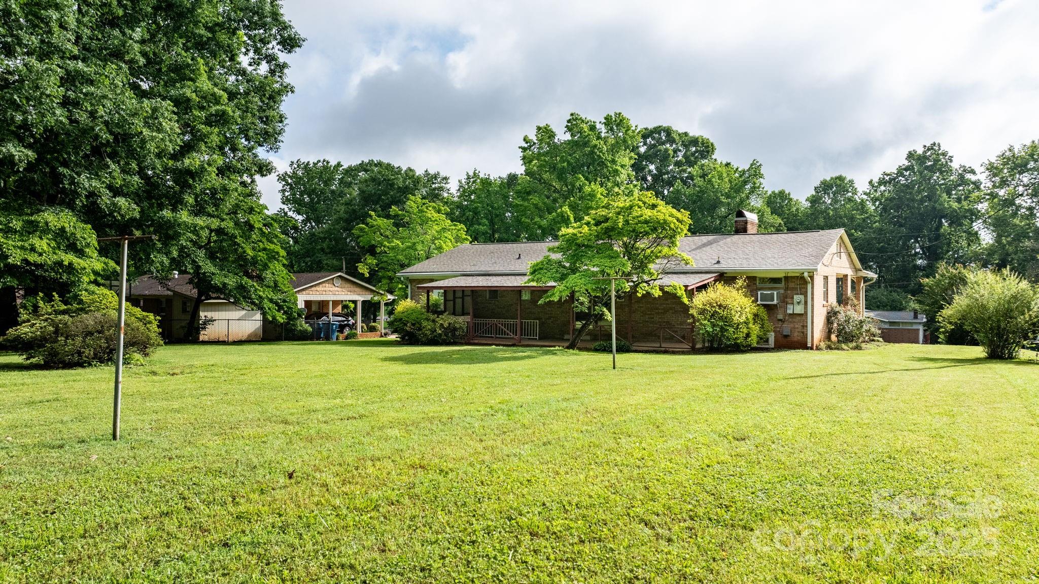 Property image 2 of 518 W School Street in Carolina Terraces, Maiden, NC 28650