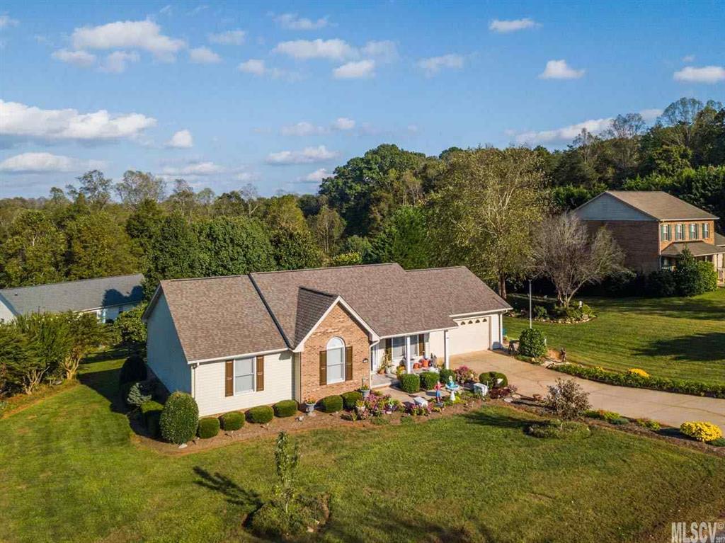 Property image 2 of 3842 Serenity Drive in Melrose Place, Hickory, NC 28602
