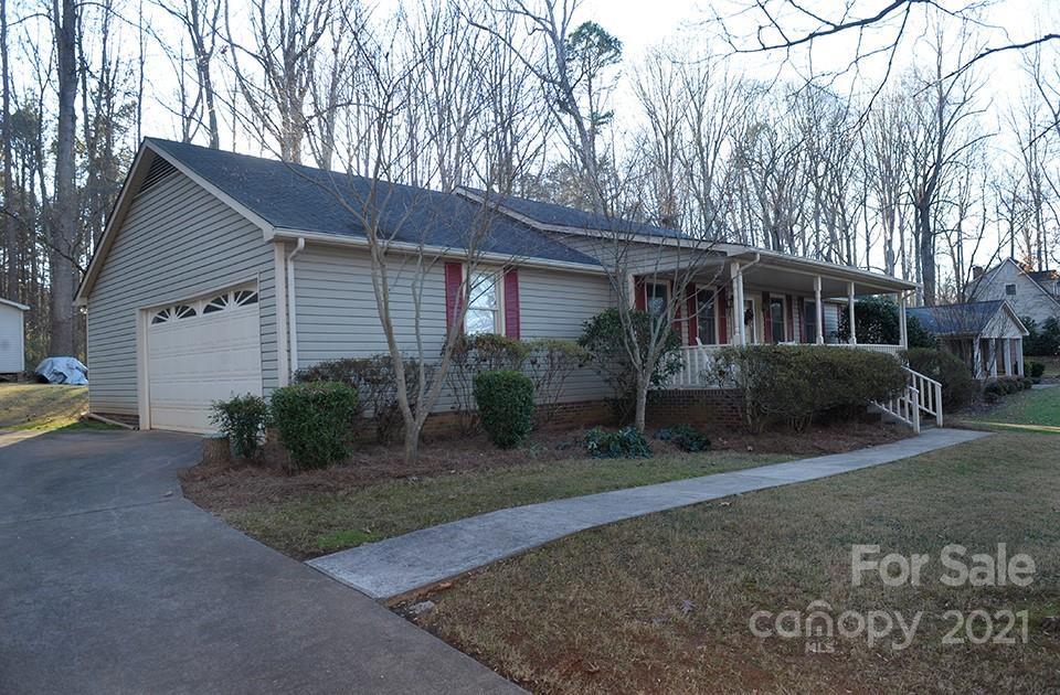 Property image 2 of 301 Travis Lane in Corbin Hills, Salisbury, NC 28146