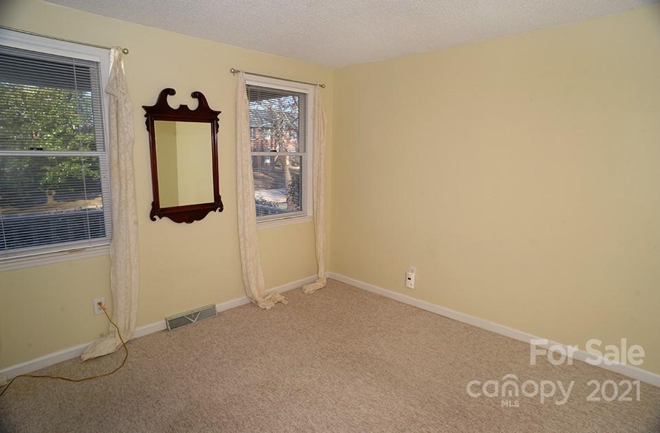 Property image 5 of 301 Travis Lane in Corbin Hills, Salisbury, NC 28146