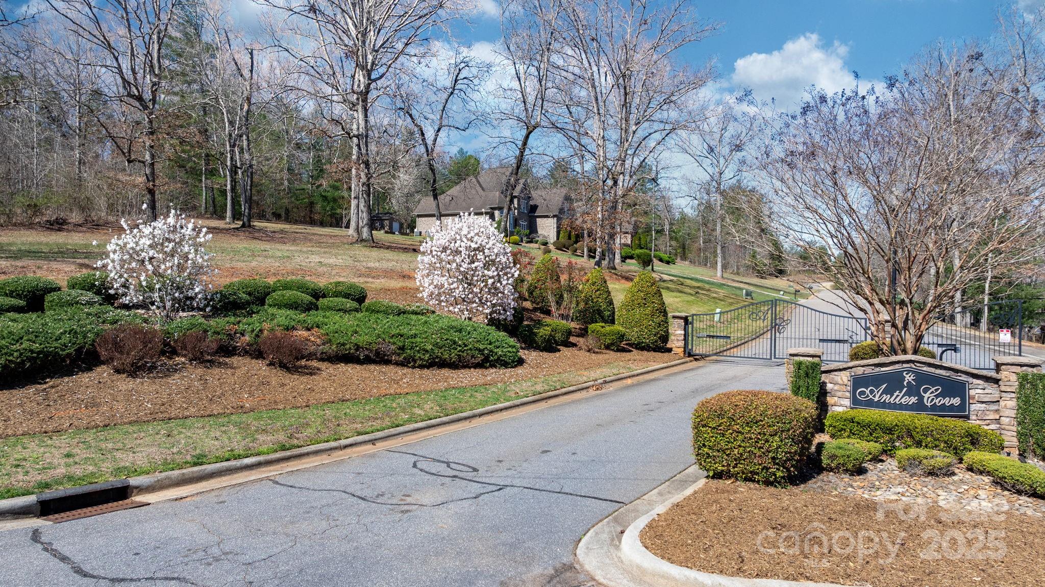 Property image 2 of 5939 Vintage Court in Antler Cove, Granite Falls, NC 28630