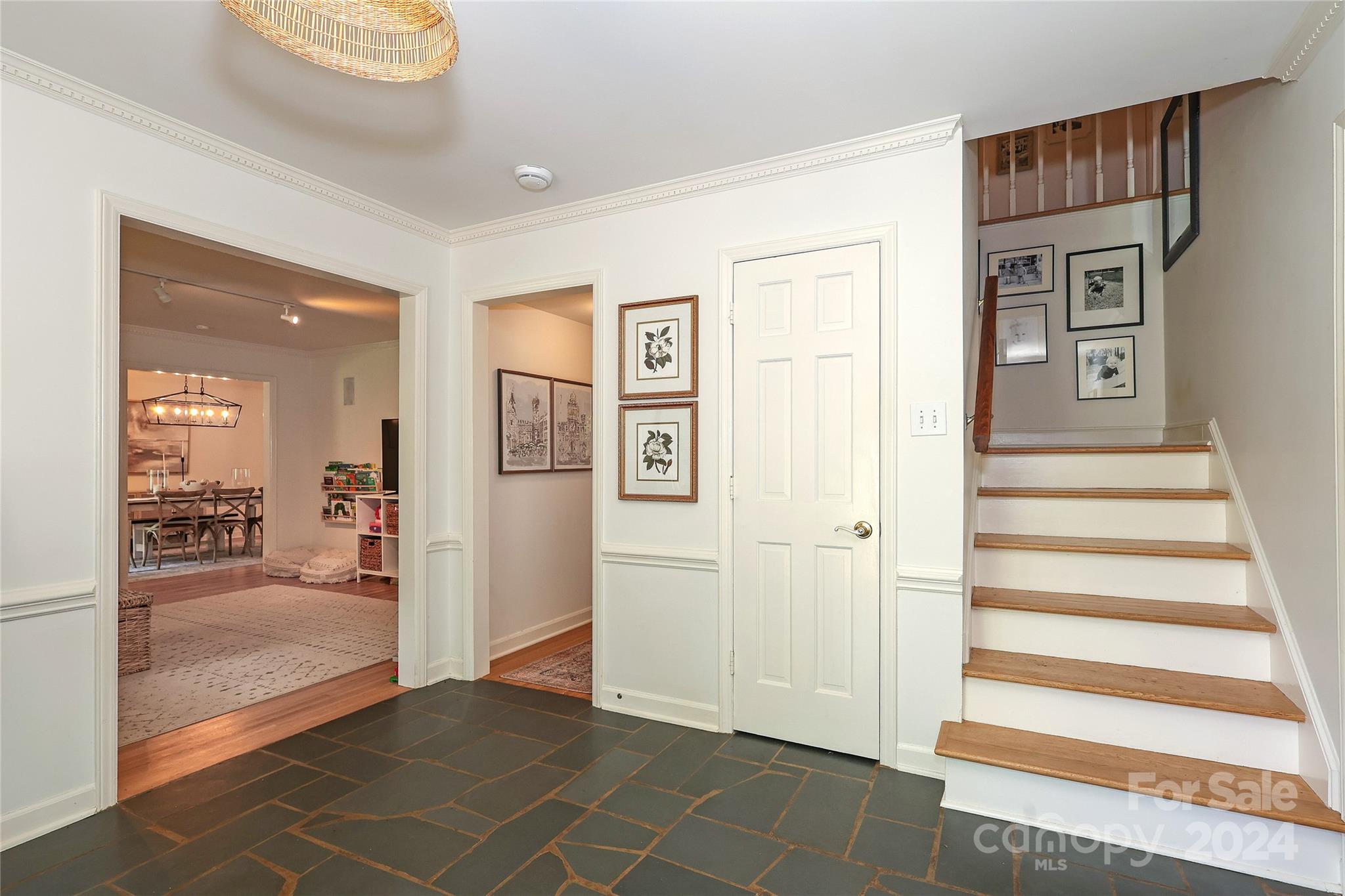 Property image 5 of 2318 Valencia Terrace in Governors Square, Charlotte, NC 28226