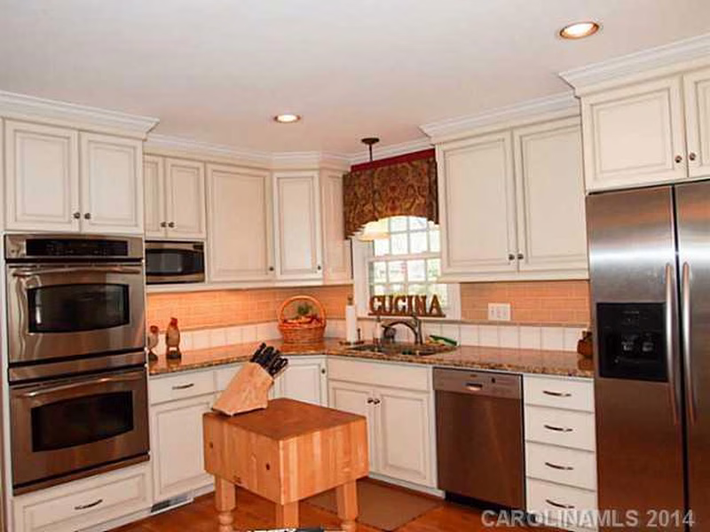 Property image 3 at 615 Edgemont Road, Charlotte, NC 28211