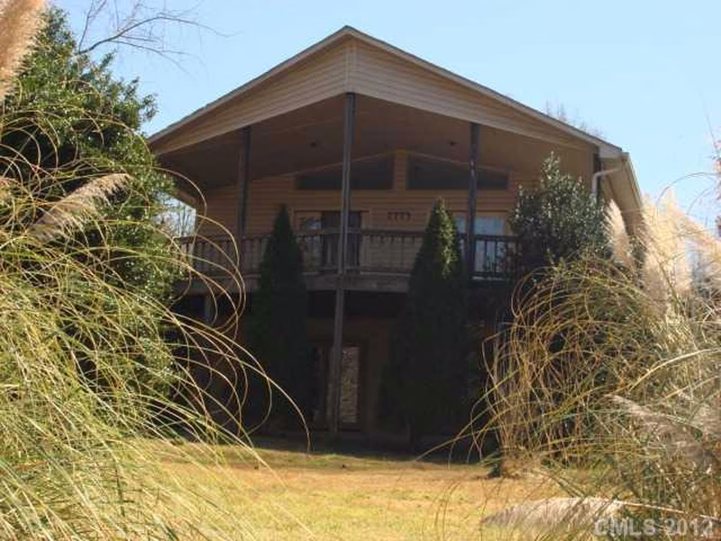 7773 Skyline Drive