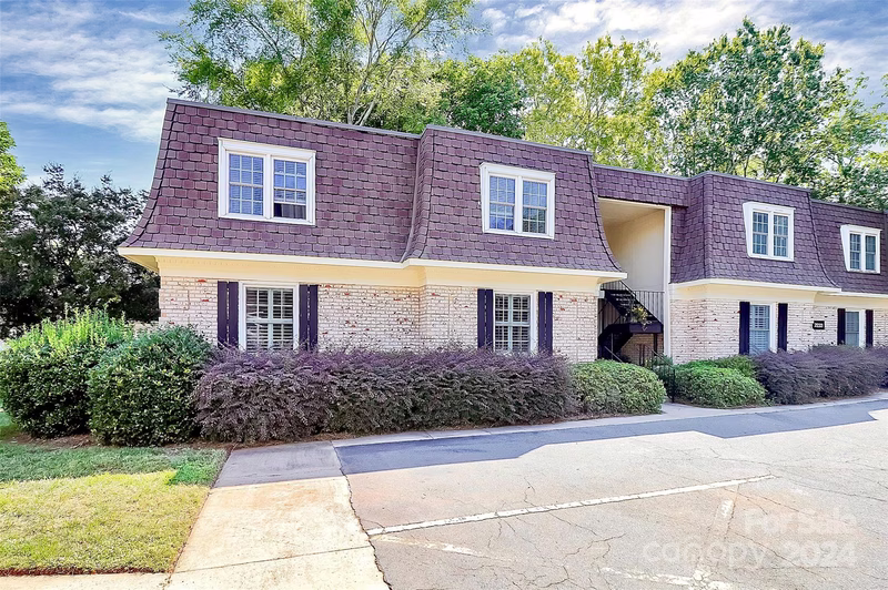 Property image 2 at 2233 Rexford Road, Charlotte, NC 28211
