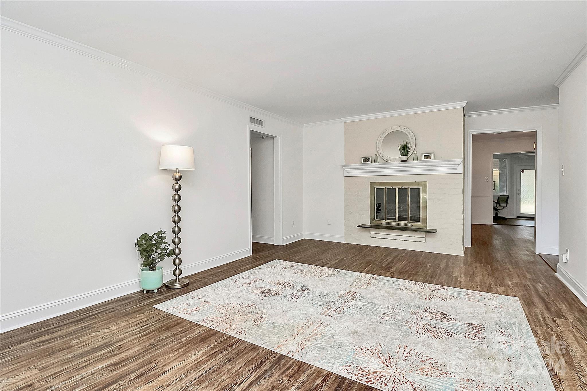 Property image 5 of 2233 Rexford Road in Trianon, Charlotte, NC 28211