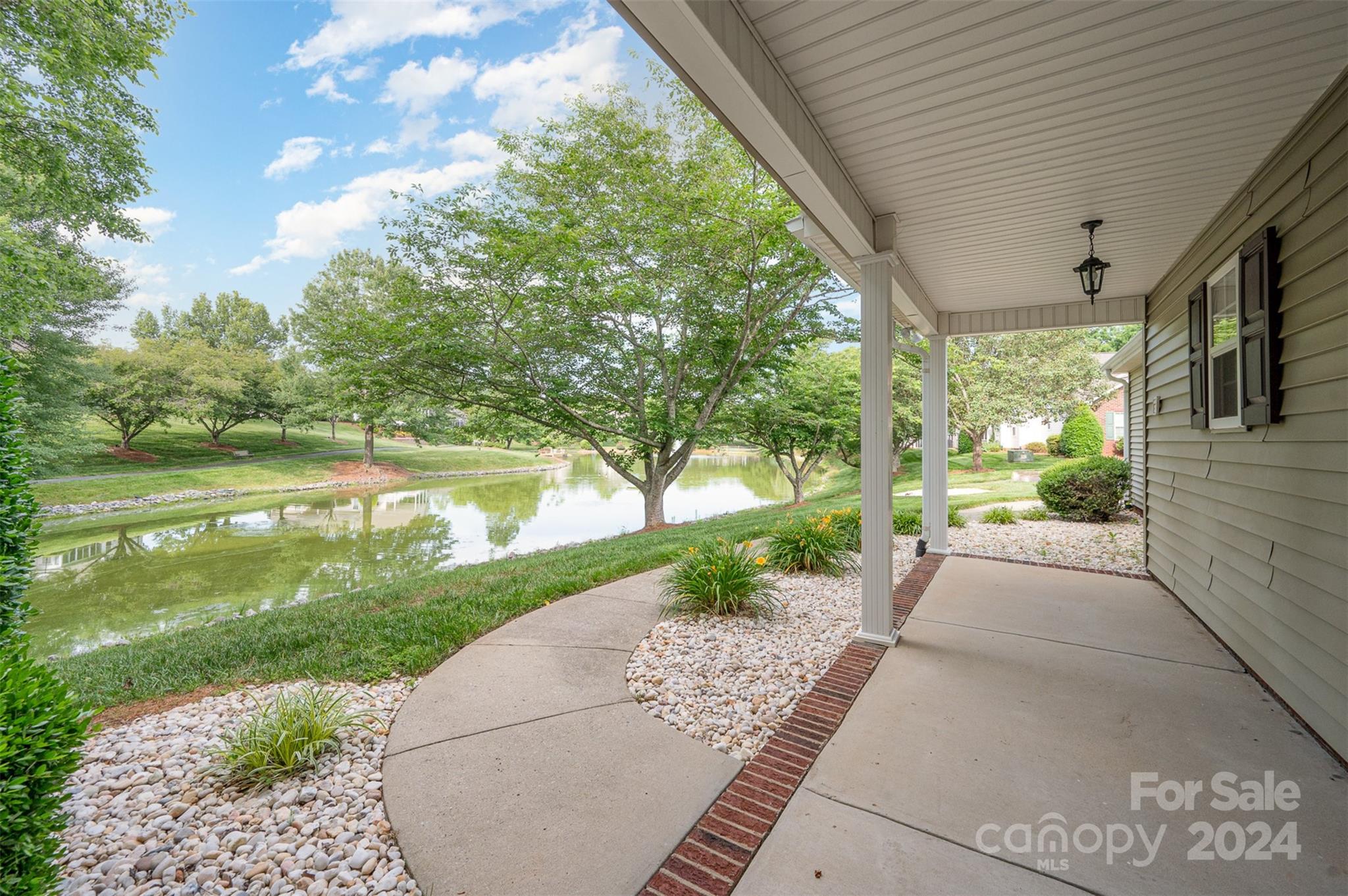 Property image 2 of 137 Ashwood Lane in The Villages At Oak Tree, Mooresville, NC 28117