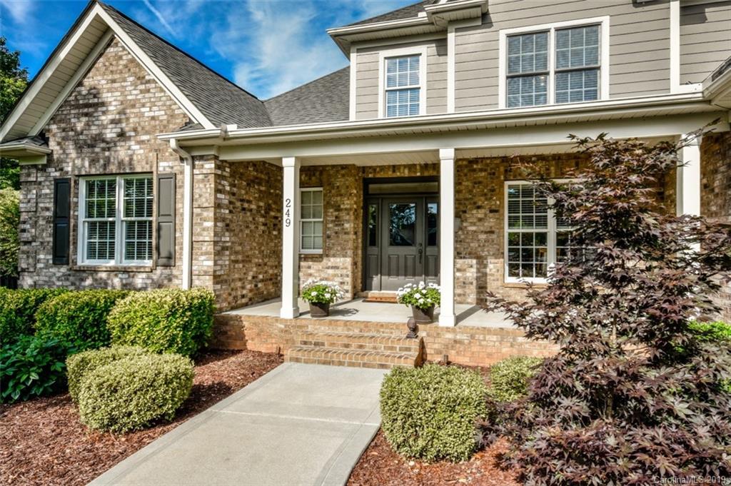 Property image 2 of 249 Woodstream Circle in Norman Woods, Mooresville, NC 28117