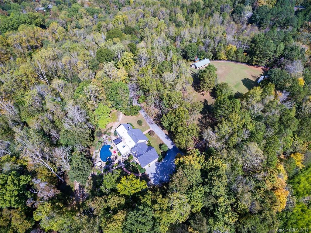 Property image 4 of 1025 Brafford Drive in Brafford Farms, Concord, NC 28025