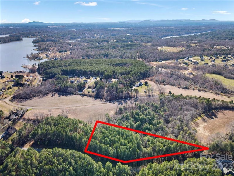 Property image 2 at 6049 Plantation Pointe Drive, Granite Falls, NC 28630