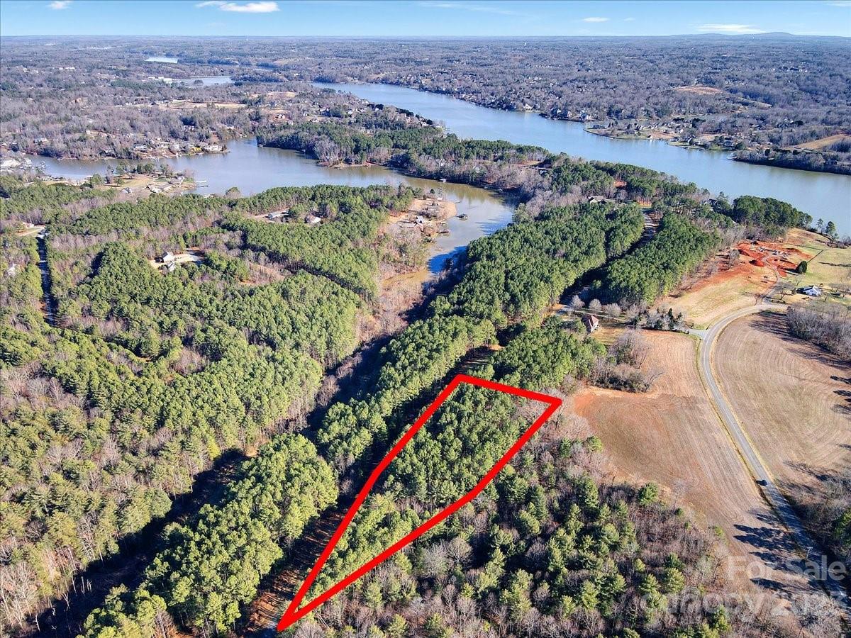 Property image 3 of 6049 Plantation Pointe Drive in Plantation Pointe, Granite Falls, NC 28630