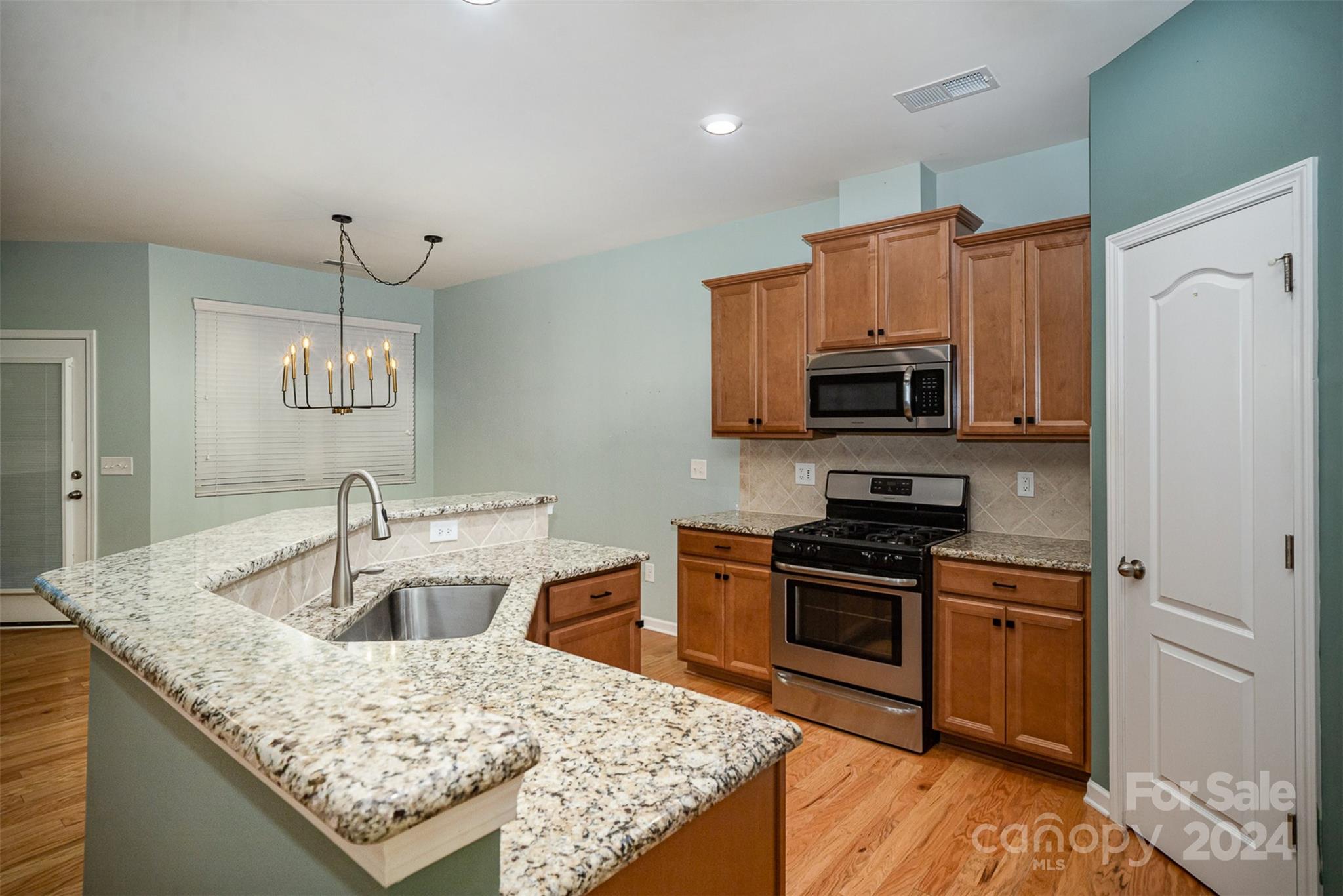 Property image 3 of 2716 Sawbridge Lane in Kinmere Commons, Gastonia, NC 28056