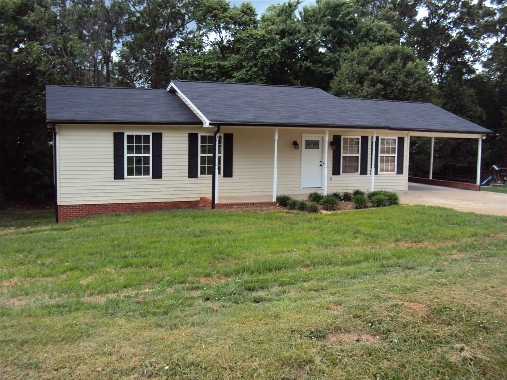 Property image 2 of 1299 Homestead Drive in Homestead, Hickory, NC 28602